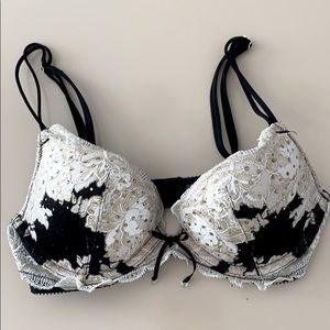 Victoria’s Secret Very Sexy Push Up Bra